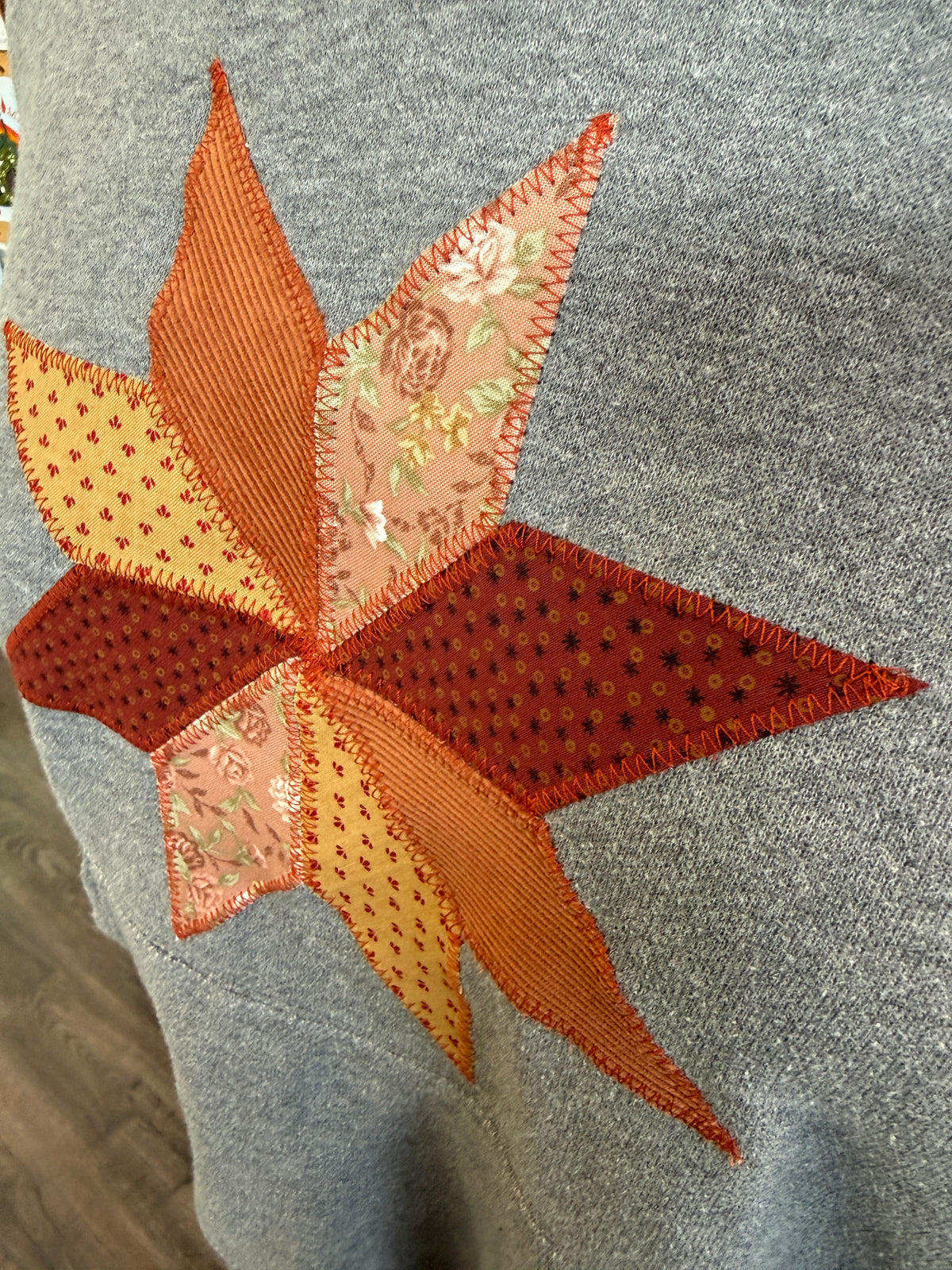 Quilt Star Sweatshirt - Gray
