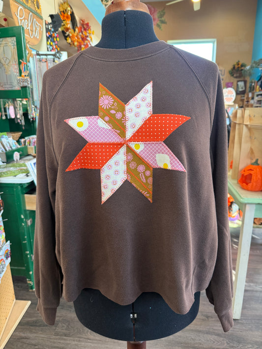 Quilt Star Sweatshirt - Brown